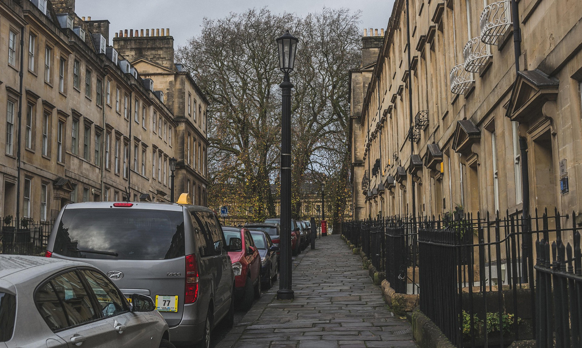 Structural-engineers-verses-chartered-surveyors-